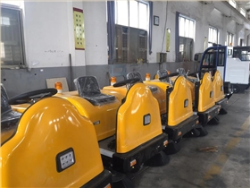 小型電動(dòng)掃地車哪些垃圾不能清掃 小型電動(dòng)掃地車哪些垃圾不能清掃