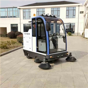 什么樣的電動掃地車適合在小區工作