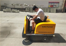 小型電動掃地車進駐揚州高郵某爐料廠 小型電動掃地車進駐揚州高郵某爐料廠