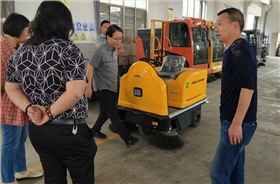 掃地車廠家教您如何正確使用掃地車
