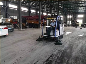 電動掃地車在重金屬冶煉廠的應用 電動掃地車在重金屬冶煉廠的應用
