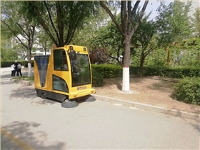 電動清掃車助力新農村小街小巷清潔 電動清掃車助力新農村小街小巷清潔