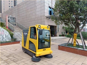 為什么在城市能看到越來越多的駕駛式電動掃地車？