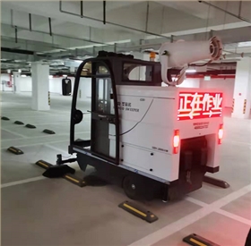 2000AW霧炮清掃車進(jìn)駐內(nèi)蒙某小區(qū)