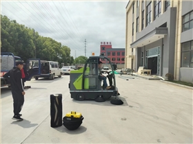 工廠掃地車品牌選擇指南，實用性、售后服務、品牌口碑是關鍵！