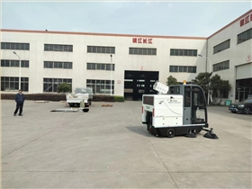 電動駕駛掃地車：環(huán)保與高效的完美結合 