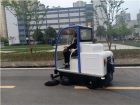 物業社區應該如何選擇電動清掃車呢？