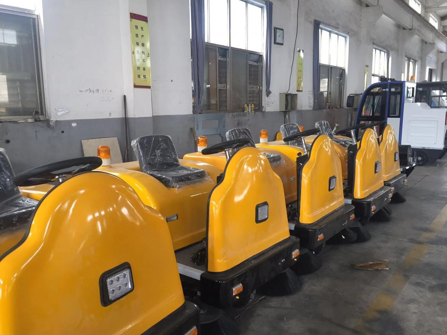 電動(dòng)掃地車為您開(kāi)啟省錢之道 電動(dòng)掃地車為您開(kāi)啟省錢之道