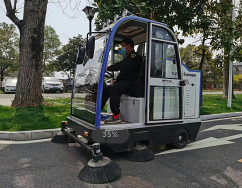 駕駛式電動掃地車可清掃那些路面？