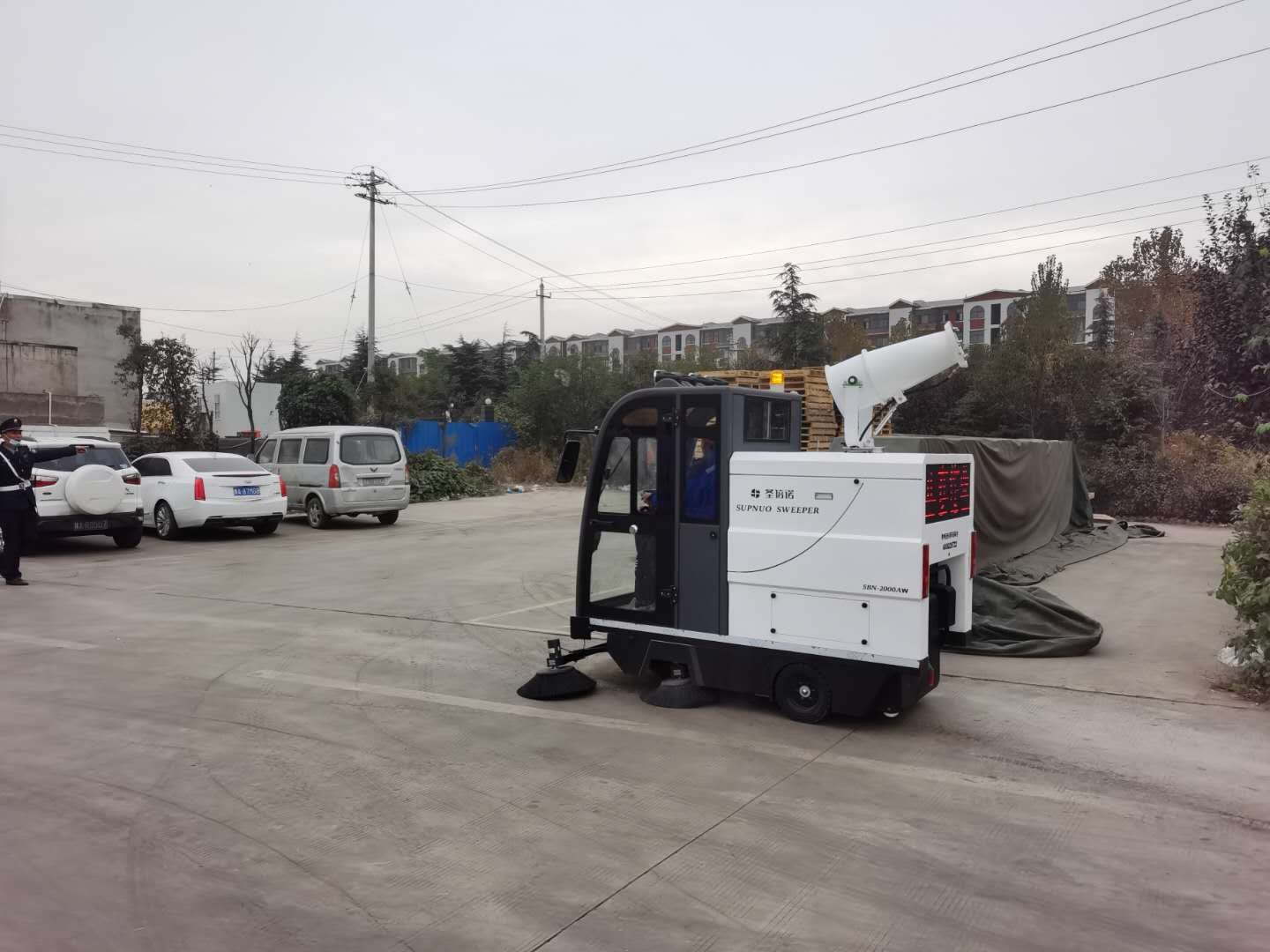 2000AW電動掃地機順利交付河南某衛生科技公司