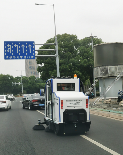 小型電動清掃車成為市政環(huán)衛(wèi)保潔小能手