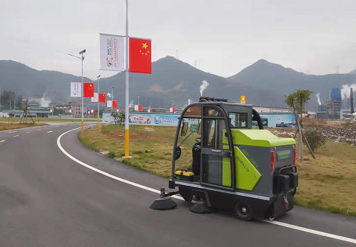 什么現(xiàn)在很多物業(yè)清潔都在使用電動(dòng)清掃車？
