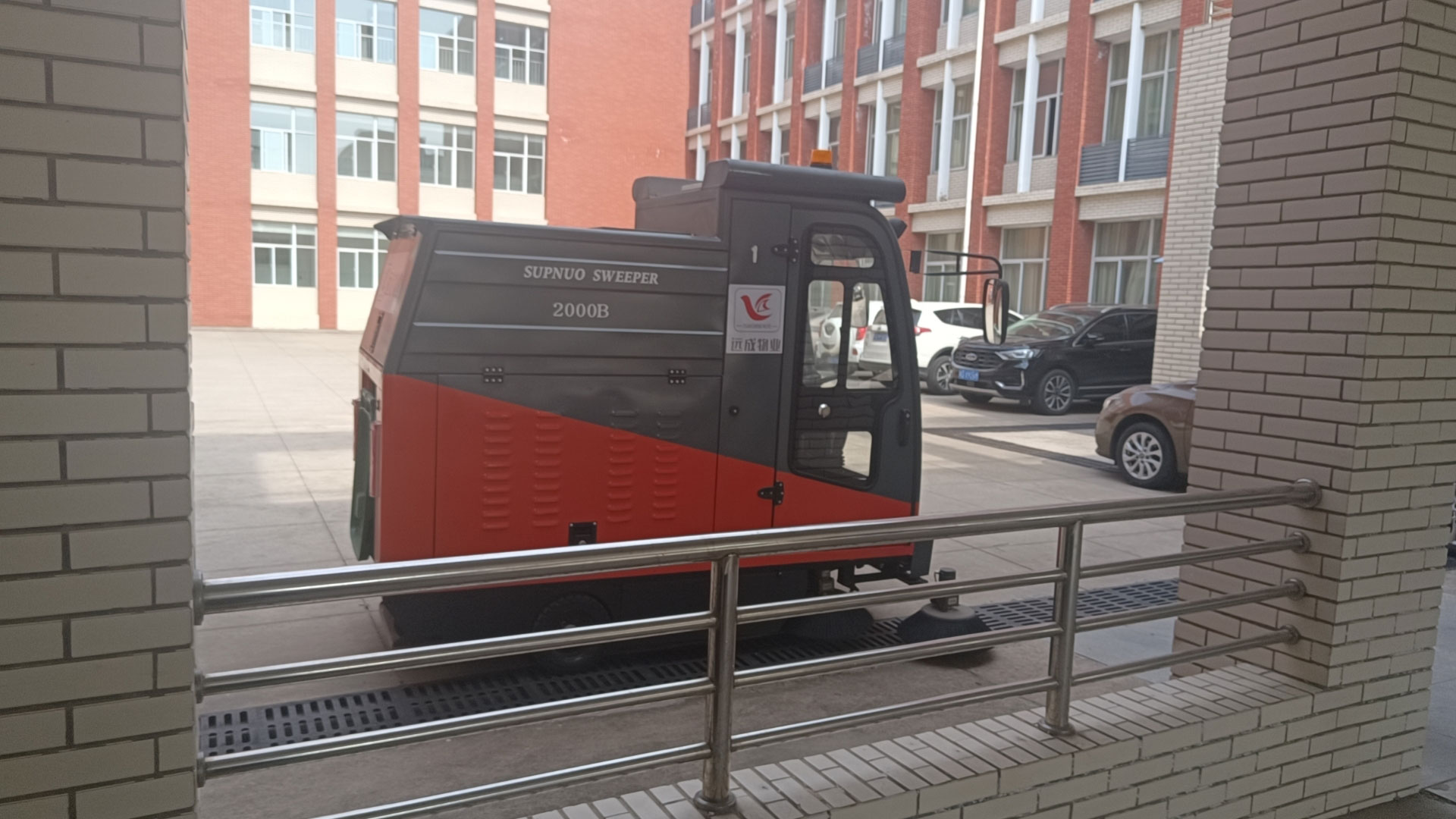城市清潔“新幫手”，微型清掃車的優勢分析 